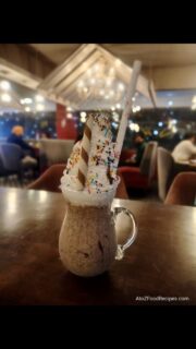 Choco Freak Shake 🥤

#atozfoodrecipes #chocoshake #yummy #foodie #shake