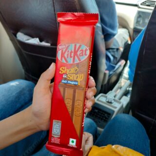 🍫 Road trips feel better with a little chocolate break! 😍

Long journey or sudden craving; sometimes a crispy chocolate treat is all you need.

👉 Discover food inspiration at AtoZFoodRecipes.com | Link in Bio

#ChocolateLover #RoadTripSnacks #SweetCravings #SnackTime #AtoZFoodRecipes