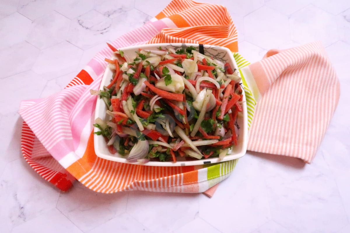 Radish Carrot Onion Salad